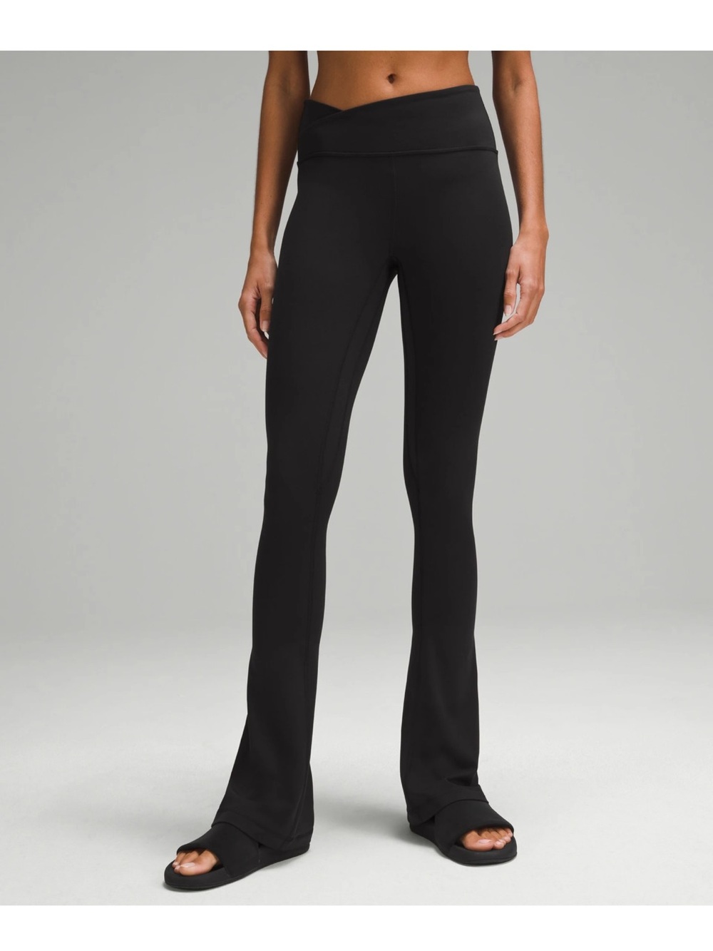 lululemon / Align™ Asymmetrical-Waist Mini-Flare 33” / blk / size 10